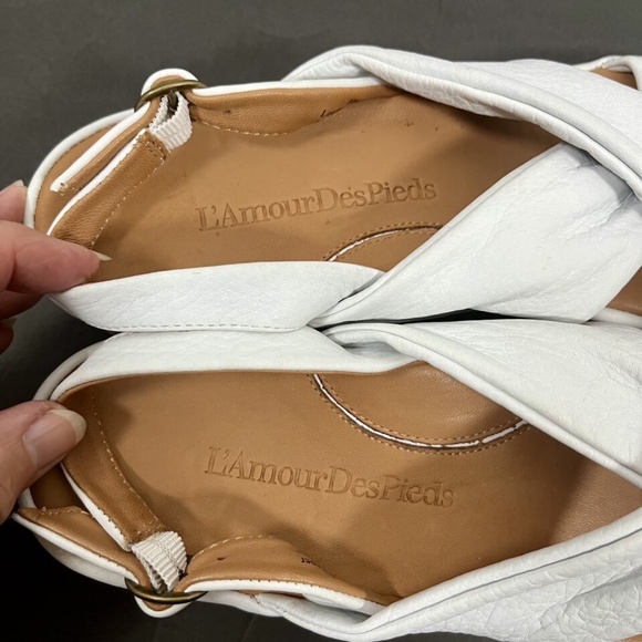 L'Amour Des Pieds Amiens White Women's Soft Leather Sandals Size 10M - Picture 8 of 9